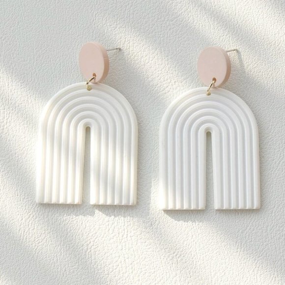 ⭐️✨ FREE Rainbow Modern Boho Geo Drop Peasant Hipster Hippie Art Deco Earrings - Picture 1 of 8